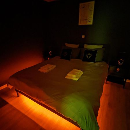 Suite Romantique Jacuzzi Moulins  Exterior photo